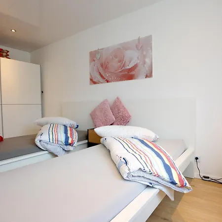 Milan Mit Schoenem Blick Ins Gruene - Mein Swh Todtmoos