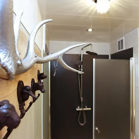 Milan Mit Schoenem Blick Ins Gruene - Mein Swh * Todtmoos